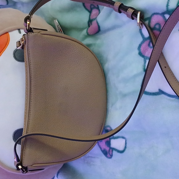 Authentic Michael Kors Dover Small Leather Crossbody Bag - Picture 3 of 9